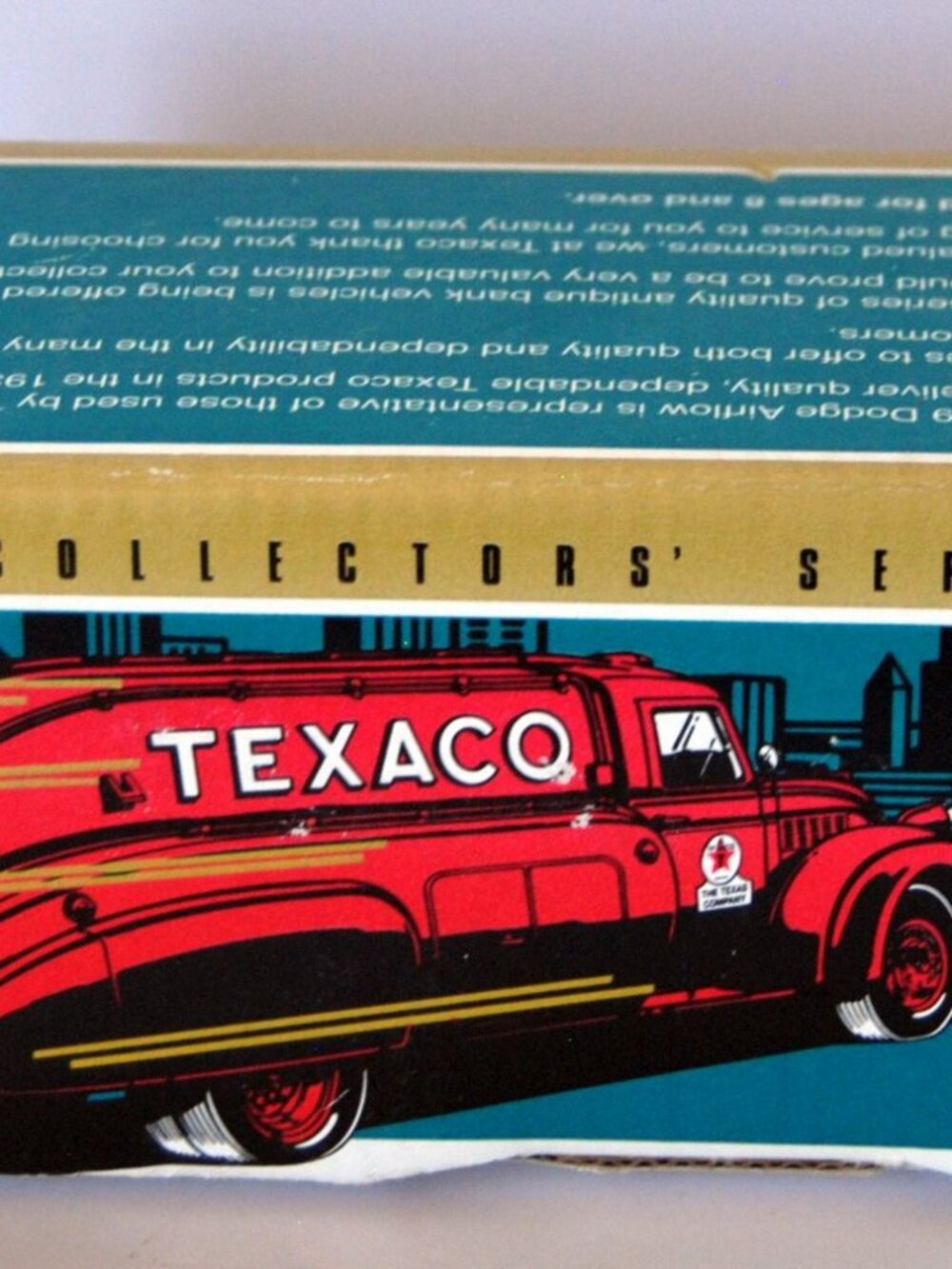 Ertl 1939 Dodge Airflow Texaco Die Cast  Coin Bank with key Vintage NEW